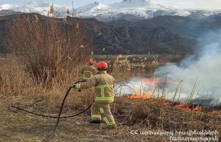 Հրշեջ-փրկարարները մարել են Կապանի N զորամասի հրաձգարանի մոտակայքում բռնկված հրդեհը