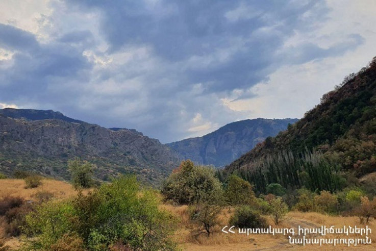 «Խոսրովի անտառ» պետական արգելոցի տարածքում բռնկված հրդեհը մարվել է