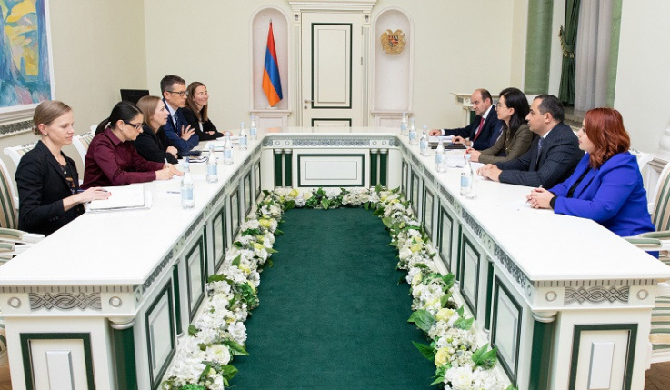 Աննա Վարդապետյանը դեսպան Թրեյսիի հետ հանդիպմանը բարձր է գնահատել ԱՄՆ կողմից հասցեական հայտարարությունները