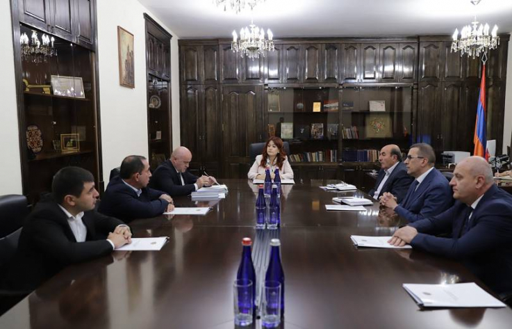 Շիրակի մարզպետը հանդիպել է տեսչական մարմինների տարածքային բաժինների պետերի հետ