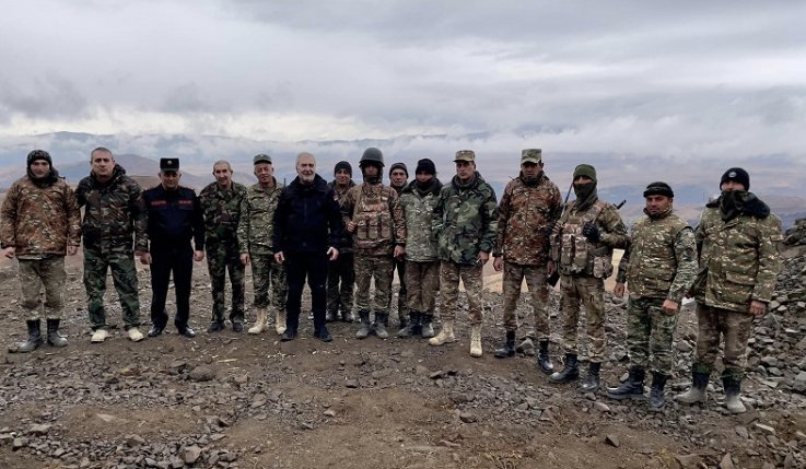 ԱԺ պաշտպանության հանձնաժողովի անդամներն այցելել են հայ-ադրբեջանական սահմանի արևելյան հատվածում տեղակայված դիրքեր