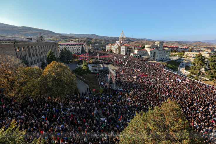 Ստեփանակերտի հանրահավաքին մասնակցել է շուրջ 40 հազար քաղաքացի. Արտակ Բեգլարյան