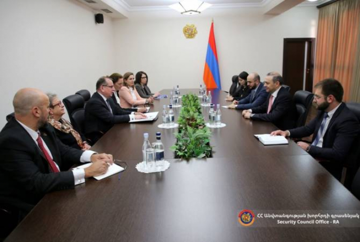 Հայաստանի ԱԽ քարտուղարն ընդունել է ՀՀ-ում ԵՄ դիտորդական կարողությունների առաքելության ղեկավարի գլխավորած պատվիրակությանը