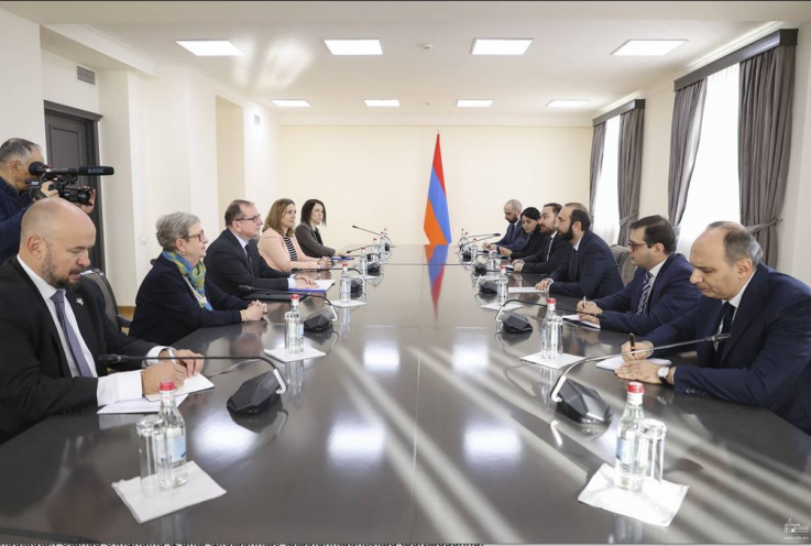 ԵՄ դիտորդական առաքելության ղեկավարը Արարատ Միրզոյանին է ներկայացրել իրենց գործունեության շրջանակն ու առաջիկա աշխատանքները Հայաստանում  