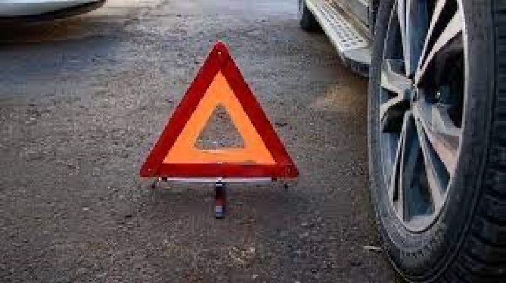 Երևան-Սևան ճանապարհին ավտոմեքենան դուրս է եկել ճանապարհի երթևեկելի հատվածից և բախվել ծառին