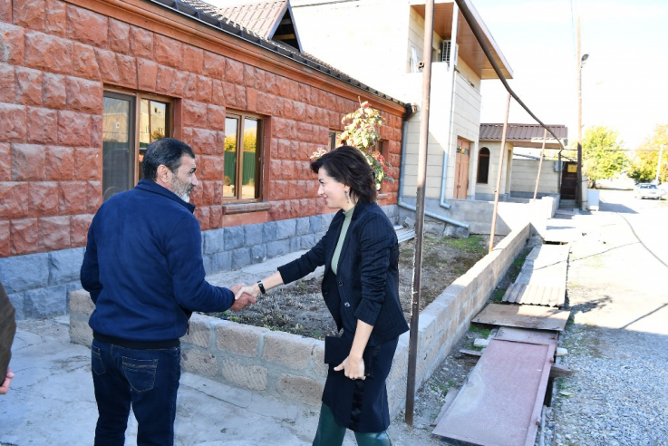 Աննա Հակոբյանը Մխչյան գյուղում այցելել է 44-օրյա պատերազմում հերոսաբար զոհված Տարոն Անդրեասյանի տուն