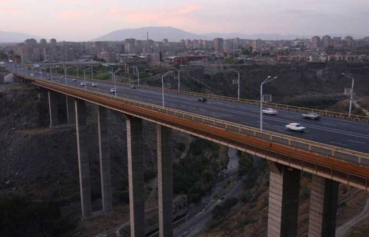 Դավթաշենի կամրջից քաղաքացու ինքնասպանության փորձը կանխվել է