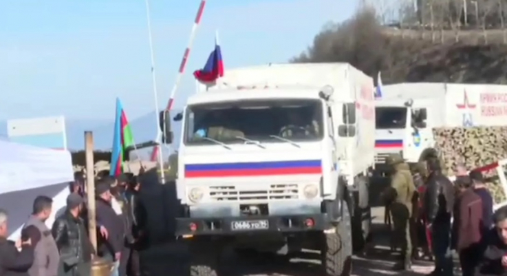 Լաչինի միջանցքը փակած ակտիվիստները թույլատրել են ռուս խաղաղապահ զորախմբի` հումանիտար օգնությամբ բեռնված մեքենաների անցումը միջանցքով