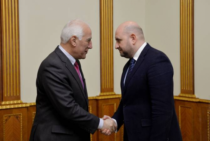 ՀՀ նախագահն ու ԿԲ նախագահը քննարկել են ֆինանսական համակարգերի կայունության և կառավարելիության պահպանման ուղիները