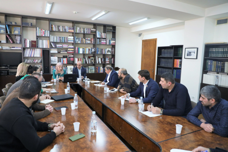 Մարզառազմական ճամբարները պարտադիր կդառնան բոլոր դպրոցների ավագ դասարանների համար. քննարկում ՀՀ ԿԳՄՍ նախարարությունում