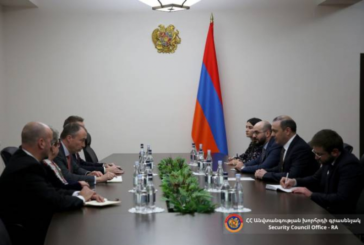 Գրիգորյանը Կլաարի հետ հանդիպմանը կարևորել է միջազգային գործընկերների՝ Արցախում էթնիկ զտումը կանխելու գործուն քայլերը