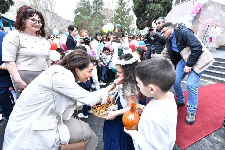 ՀՀ վարչապետի տիկինը Մեղրիում մասնակցել է մանկապարտեզի բացման արարողությանը