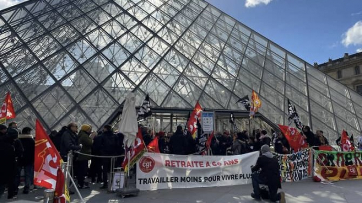 Ֆրանսիայում կենսաթոշակային բարեփոխումների դեմ բողոքող ցուցարարներն արգելափակել են Լուվրի մուտքը