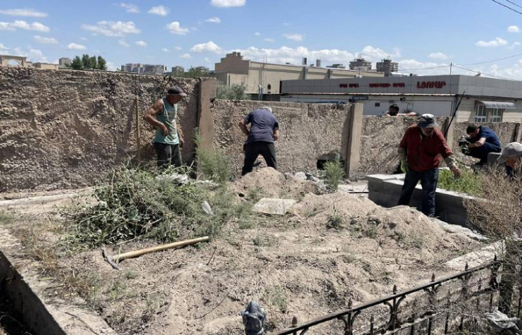 Երևանում որպես գերեզմանատեղի առանձնացված, բայց հուղարկավորություն չկատարված տարածքները քանդվում են