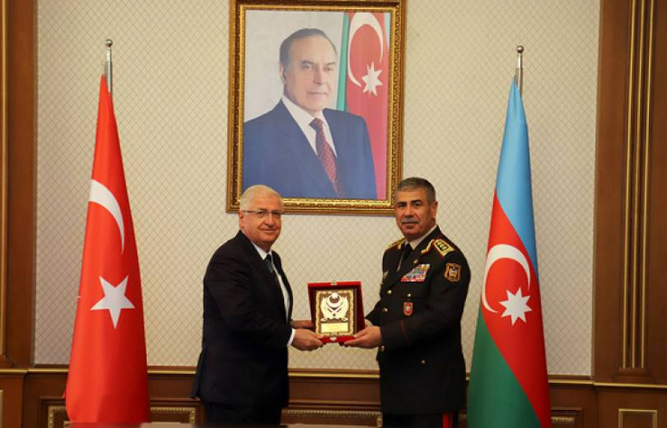 Ադրբեջանի ու Թուրքիայի պաշտպանության նախարարները քննարկել են ռազմական կապերը