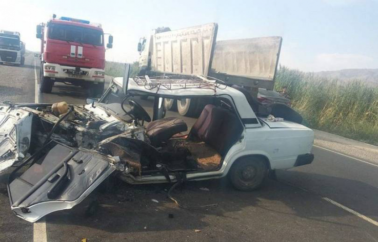 Երևան-Մեղրի ճանապարհին բախվել են բեռնատարն ու մարդատար մեքենան. կան տուժածներ