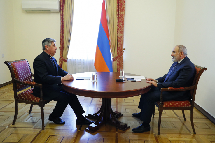 Փաշինյանին է հանձնվել Հռոմի Ֆրանցիսկոս պապի կողմից շնորհված շքանշանը