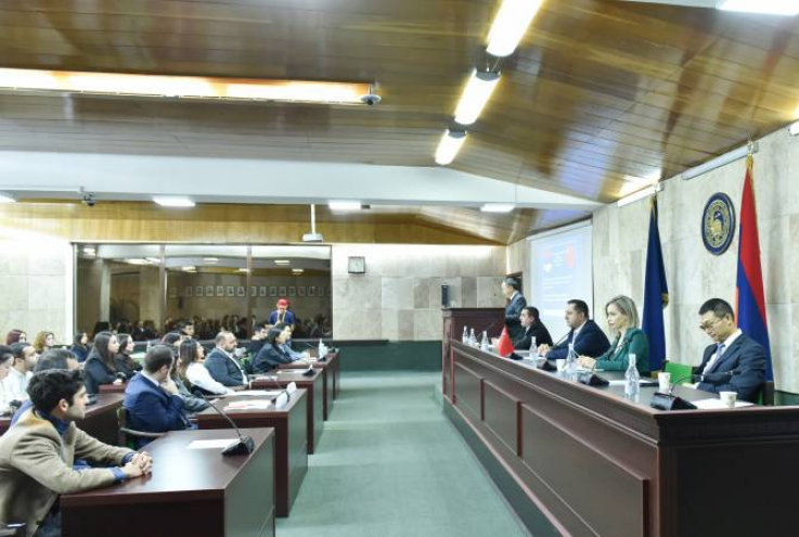 ԵՊՀ-ում կայացել է հայ-չինական հարաբերություններին նվիրված գիտագործնական սեմինար-քննարկում