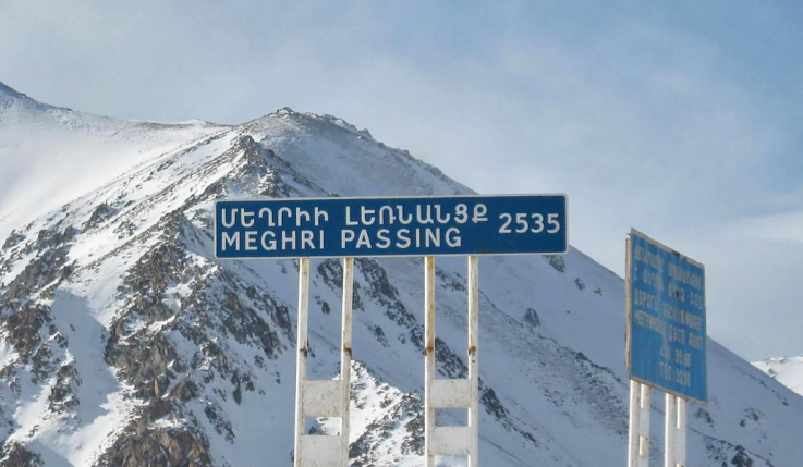 Մեղրիի լեռնանցքում բուք է, Վարդենյաց լեռնանցքը դժվարանցանելի է կցորդով տրանսպորտային միջոցների համար
