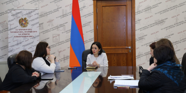 Ժաննա Անդրեասյանն ընդունել է միջին մասնագիտական կրթությամբ ուսուցիչներին