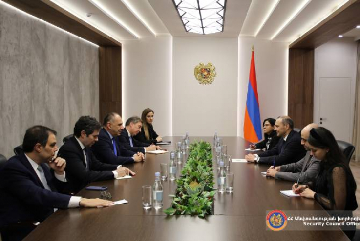 ՀՀ ԱԽ քարտուղարն ու Հունաստանի ԱԳ նախարարը անդադարձել են տարածաշրջանային անվտանգության իրավիճակին