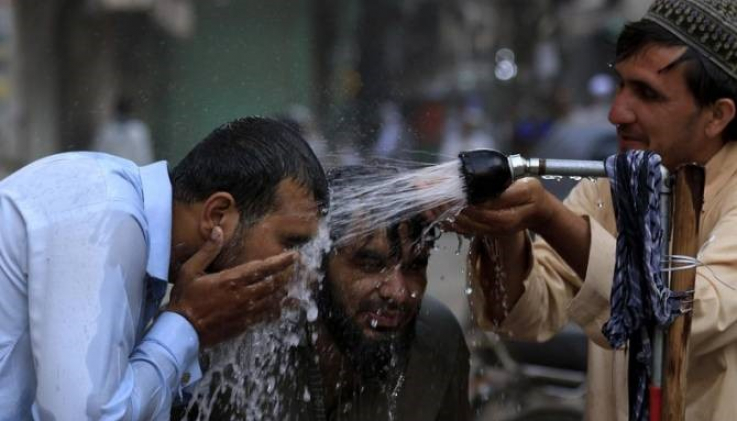 Պակիստանի բնակիչներին կոչ են արել չլքել տները անոմալ շոգի պատճառով