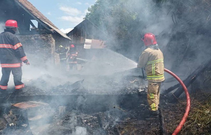 Եղեգնուտում այրվել է բնակելի տնակ