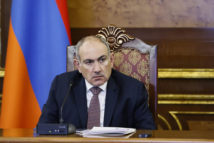 Ում է ակնարկում վարչապետն իր գրառման մեջ