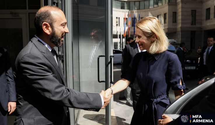 Մեկնարկել է Արարատ Միրզոյանի և Կայա Կալասի առանձնազրույցը