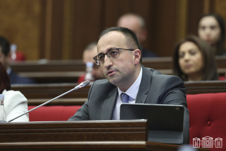 «Նախարարությունում որևէ «գաղջ մթնոլորտի» մասին խոսք անգամ լինել չի կարող». Արսեն Թորոսյանի գրառումը