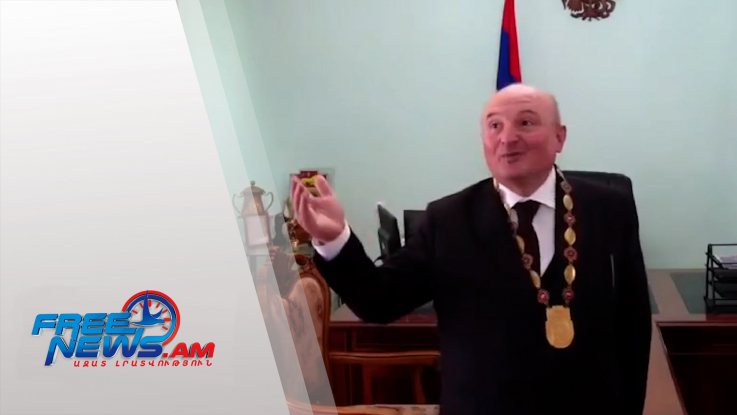 Փորձված աղվեսը երկու ոտքով է թալակն ընկնում