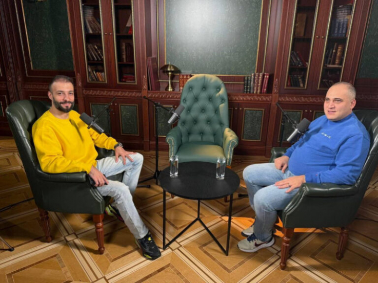 Չիրավական պետությունում էս երկուսին ոչ թե կտանեին ԱԱԾ, այլ կուղարկեին օլիգարխի թիկնազոր և քյուֆթի միս կսարքեին