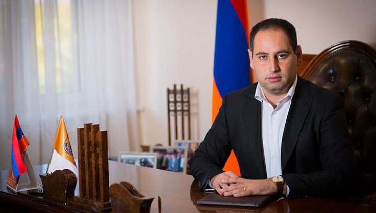 Հարգանքներս ու աջակցությունս այն հոգևորականներին, ովքեր հանձն են առել Մայր աթոռ Սուրբ Էջմիածինը սրբապիղծ հոգևորականներից մաքրման գործընթացը