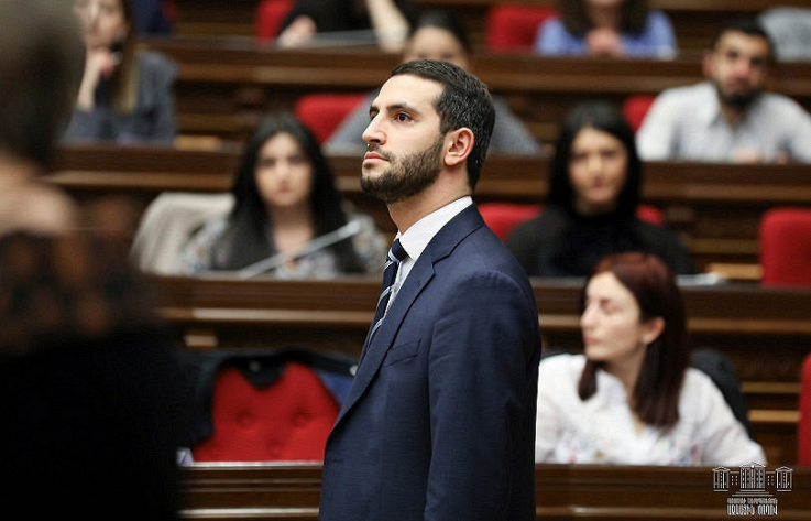 Մարտի 1-ից 6 ամիս անց Կարեն Կարապետյանը նշանակվեց Սերժ Սարգսյանի աշխատակազմի ղեկավար. ոչ մի կապ նախկինների հետ