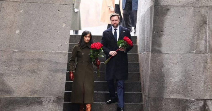 ԱՄՆ փոխնախագահ Ջեյ Դի Վենսը տիկնոջ՝ Ուշա Վենսի հետ այցելել է Ծիծեռնակաբերդի հուշահամալիր