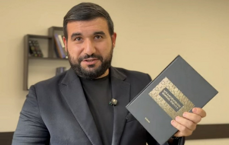 Գրքաchallenge․ Ում և ինչ գրքեր է նվիրում Վահագն Ալեքսանյանը