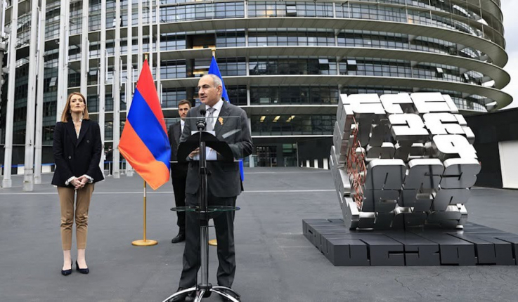 Ստրասբուրգում բացվել է «Արմատագիր - երկխոսության ուժը» խորագրով հուշարձանը