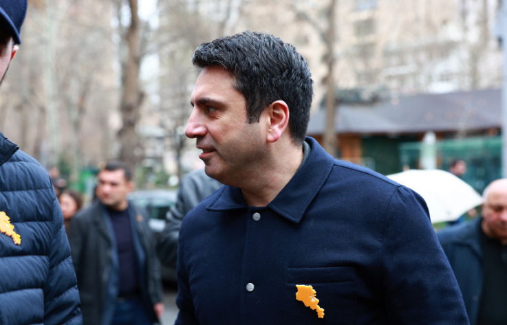 ՈՒԺԵՂ մի փոքր թելից քաշում ես՝ կարող է էլի շատ ՈՒԺԵՂ բաներ բացվեն․ Սիմոնյանը՝ «Մեր ձևով»-ի ընտրակաշառքի մասին