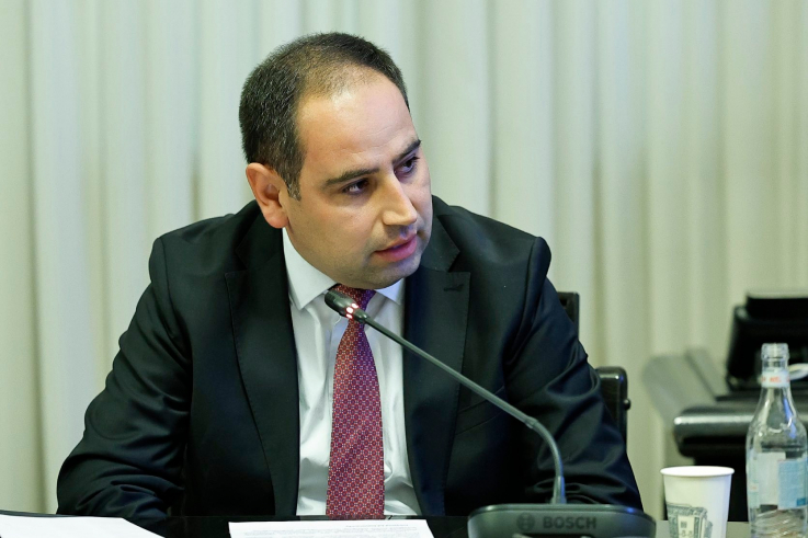 Քանի՞ ընդդիմադիր քաղաքական գործիչ գիտեք, որ կարող է ուղիղ եթերի ռեժիմով այցելել Հայաստանի Հանրապետության ցանկացած մարզի ցանկացած բնակավայր.Խուդաթյան