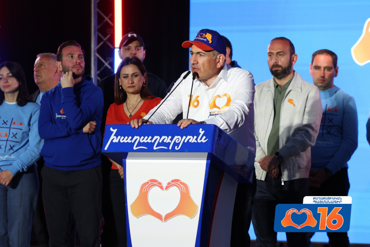 Նիկոլ Փաշինյանը պատասխանում է լրագրողների հարցերին. ուղիղ