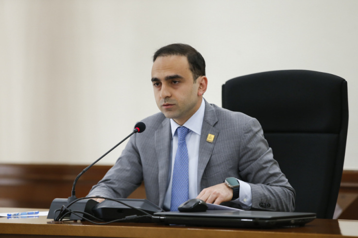 Գողն ամենաբարձրն է գոռում՝ բռնե՛ք գողին. Ավինյան