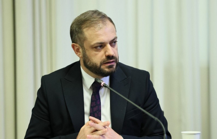 «Արարատցեմենտի» տնօրենին ես եմ նշանակելու, նա Էկոնոմիկայի նախարարության աշխատակից է լինելու․ Գևորգ Պապոյան
