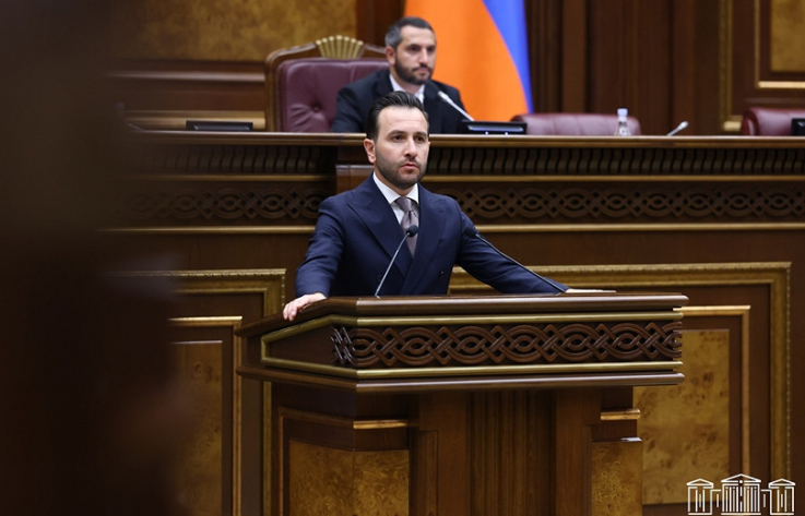Իմ կինը «ՀայՓոստ»-ի պատմության մեջ ամենացածր աշխատավարձ ստացող տնօրենն է․ Կոնջորյան