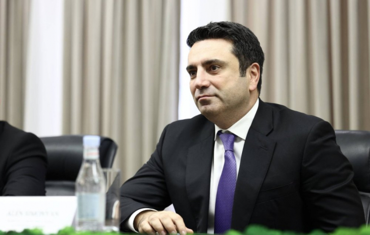 Անկախության 35 ամյակը և ընդդիմության 50 երանգը. Ալեն Սիմոնյան