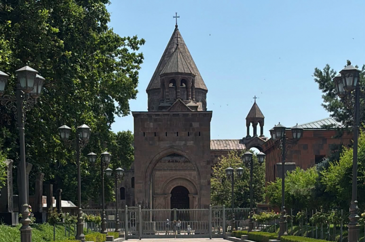 Եկեղեցու քաղաքականացումը և արտաքին ազդեցության տարածումը 